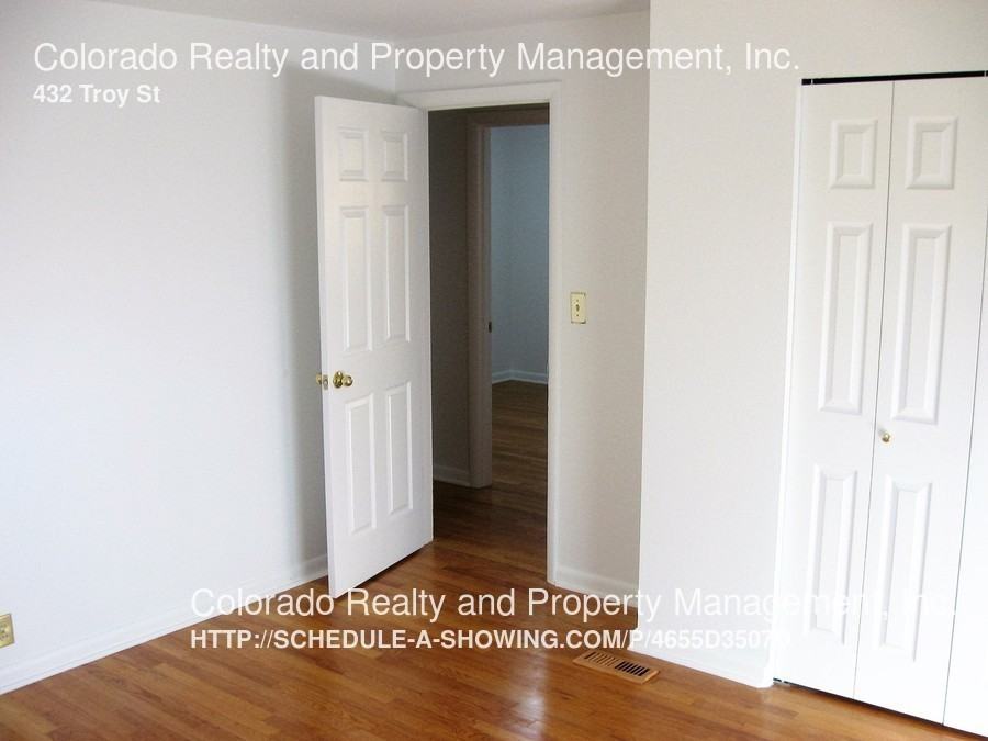 432 Troy St - Photo 3 of 13