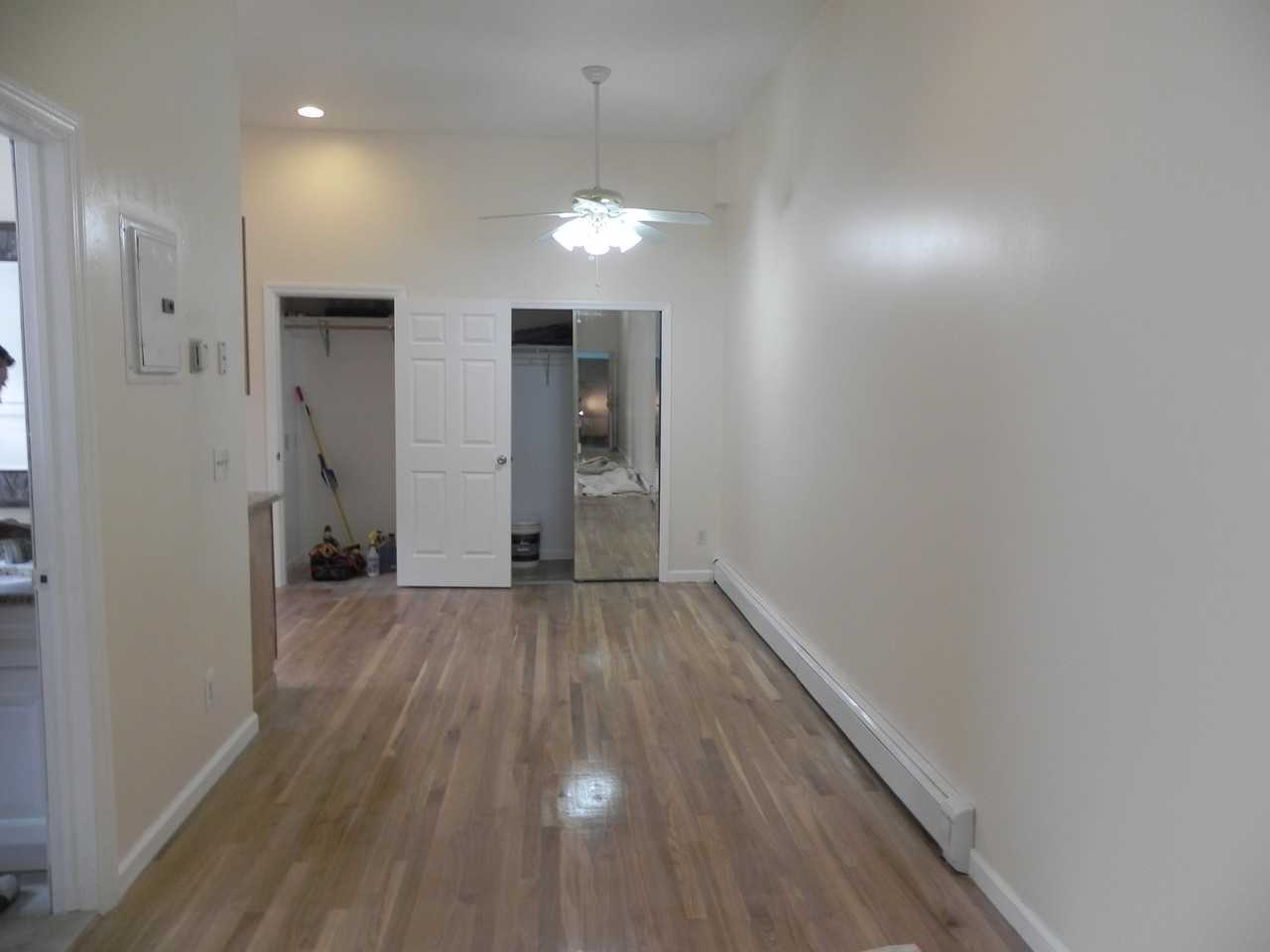 413 City Island Ave - Photo 3 of 11