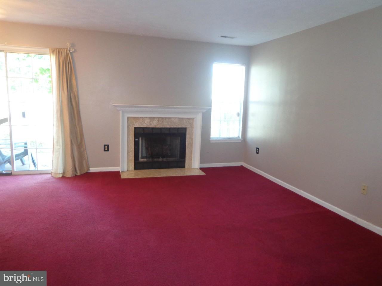 569 Cromwell Ct - Photo 3 of 9