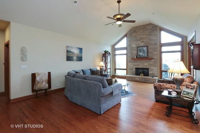 3402 Cypress Dr - Photo 3 of 22