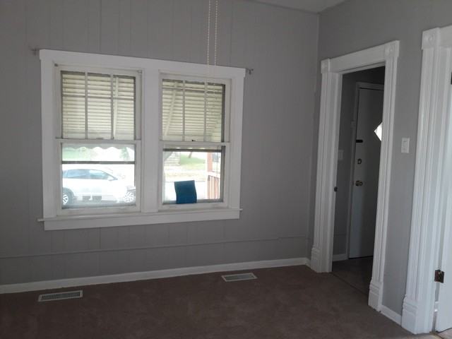 215 S 11th Ave - Photo 2 of 12