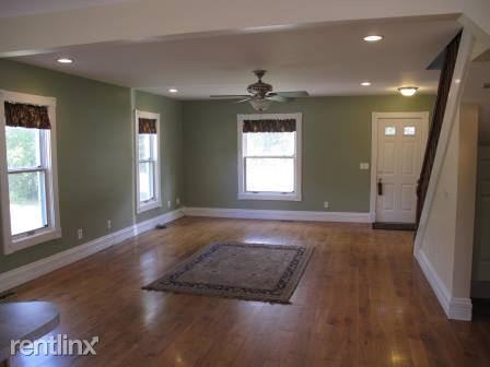 1290 7 Mile Rd - Photo 3 of 20