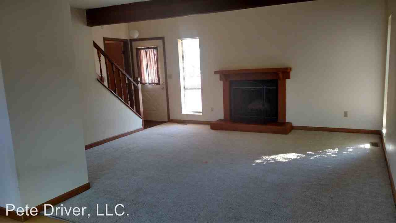 3002 Watsabaugh Dr - Photo 2 of 14