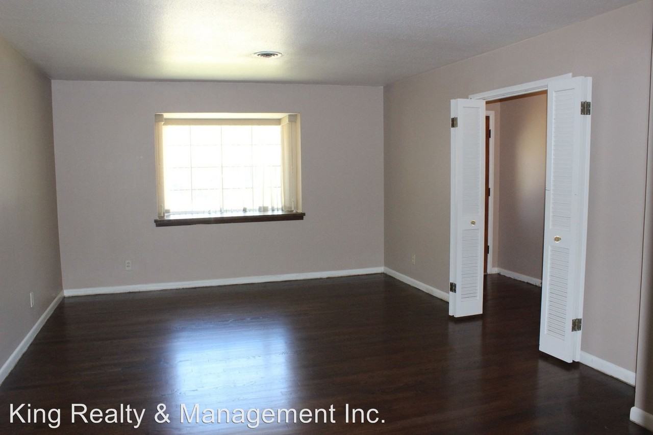 501 Little John Dr - Photo 3 of 15