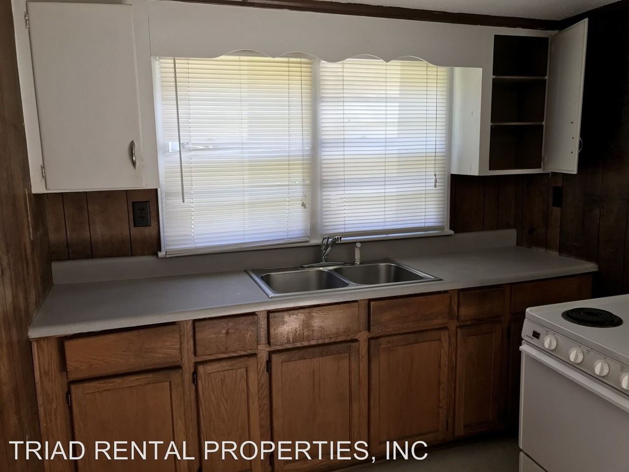 1745 NEWELL ST. - Photo 2 of 4