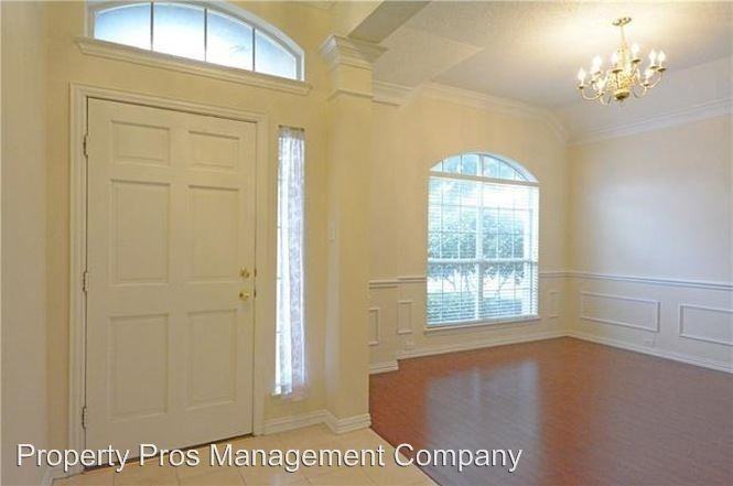 9433 Western Trail - Photo 2 of 8