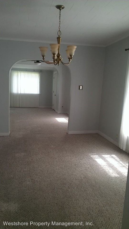 1911 Franklin St - Photo 2 of 13