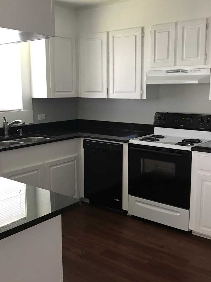 225 Louie Bullock Rd - Photo 2 of 10