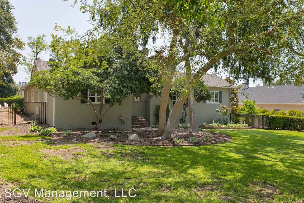 334 N Lima St - Photo 3 of 32