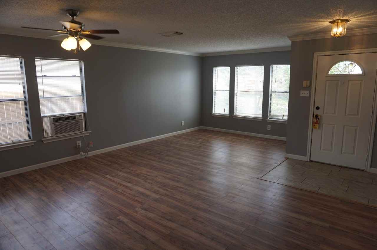 7811 Encanto Vista Dr - Photo 2 of 14