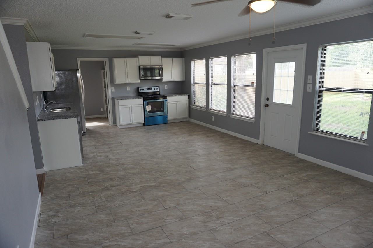 7811 Encanto Vista Dr - Photo 3 of 14