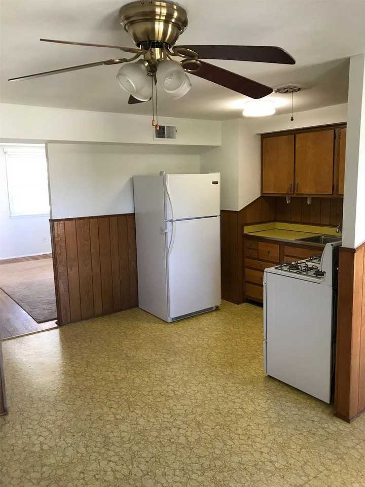 2719 Wegworth Ln - Photo 2 of 20