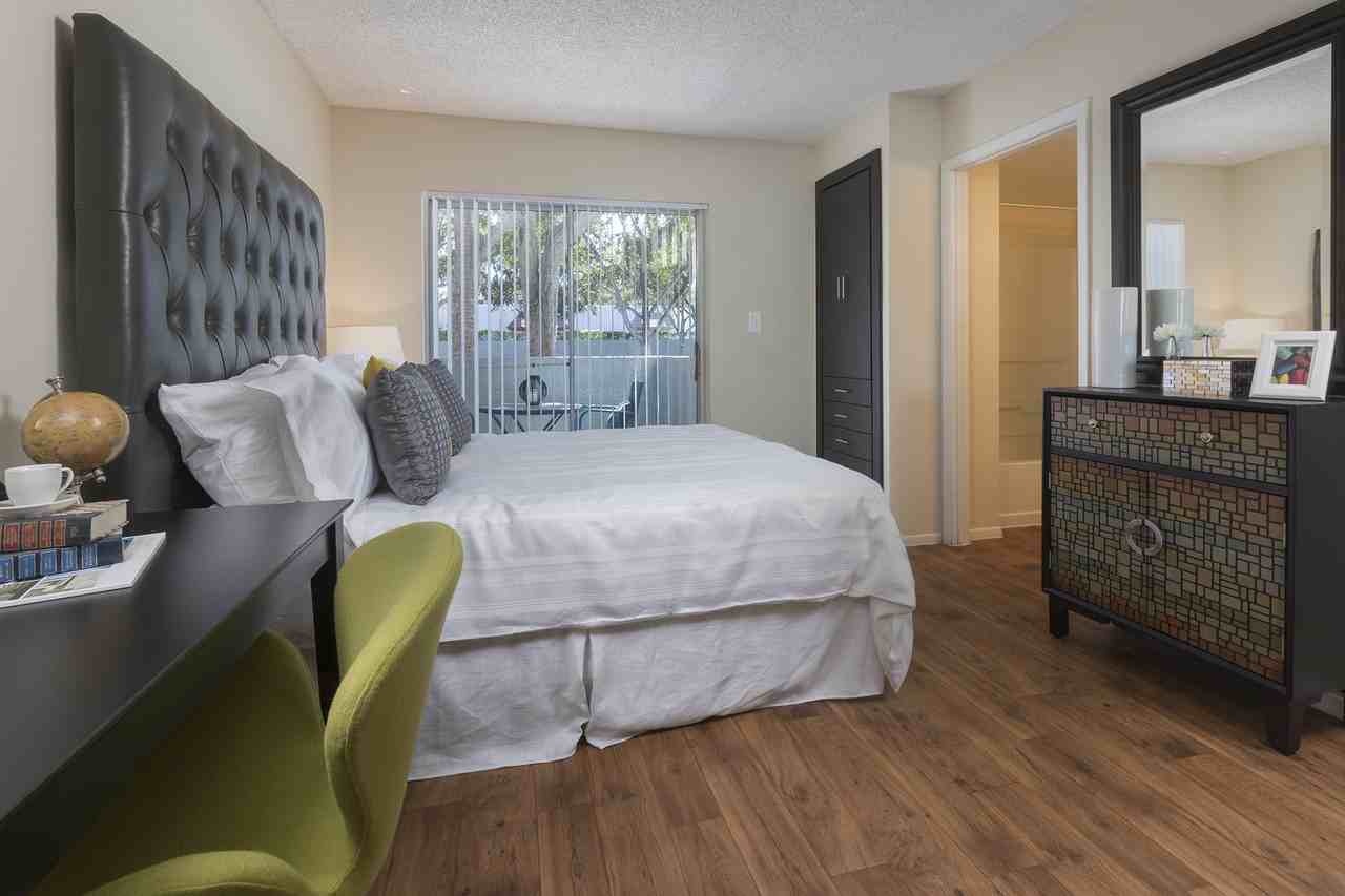 Cameron Cove - Photo 5 of 35