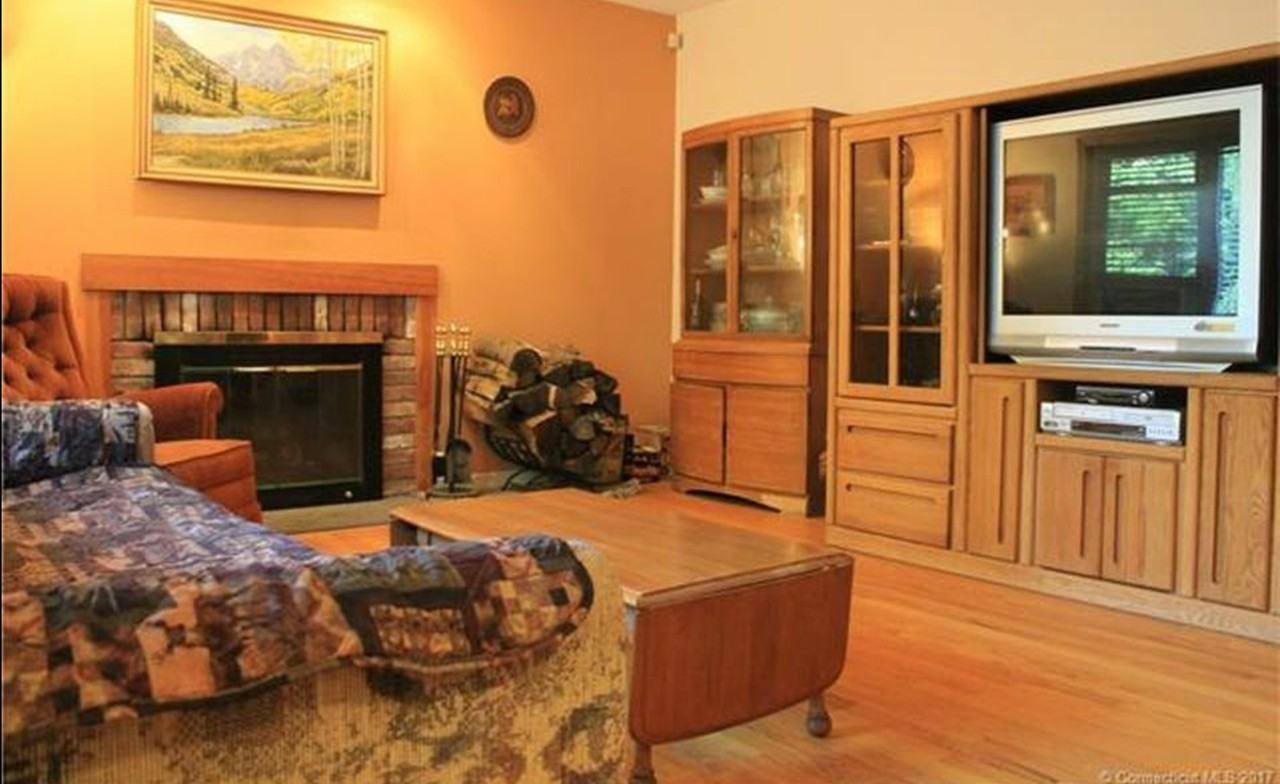 24 Hickory Street - Photo 3 of 3