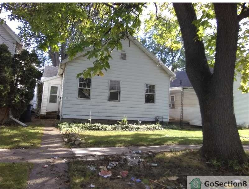 2132 Woodford St - Photo 2 of 8