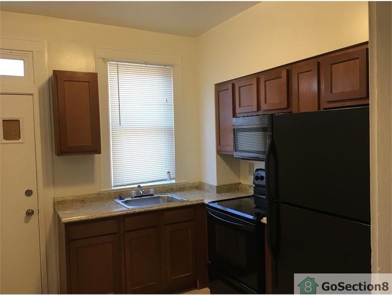 504 Parksley Ave - Photo 2 of 6