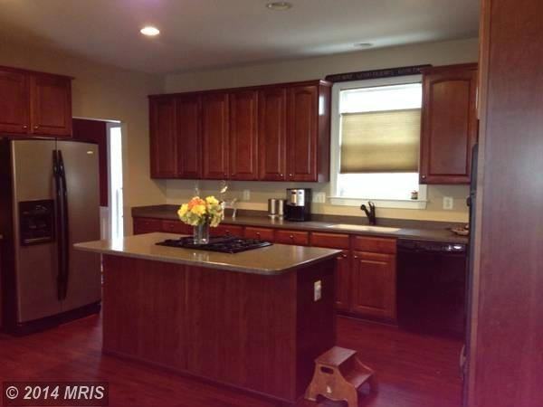 3279 Mulberry St - Photo 2 of 10