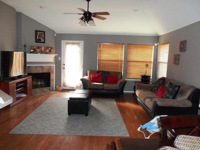 4605 Summer Oaks Ln - Photo 2 of 10