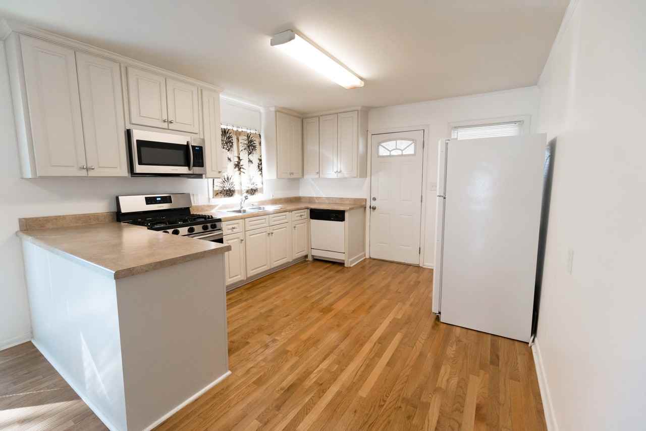 190 Meadow Dr - Photo 2 of 14