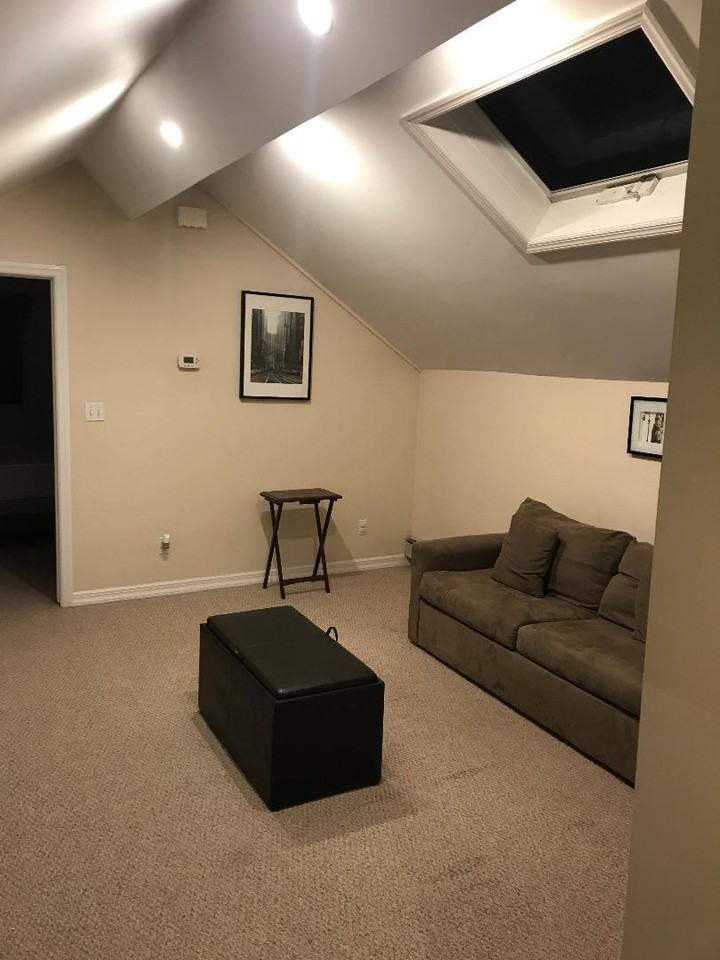 214 Roslyn Ave - Photo 3 of 6