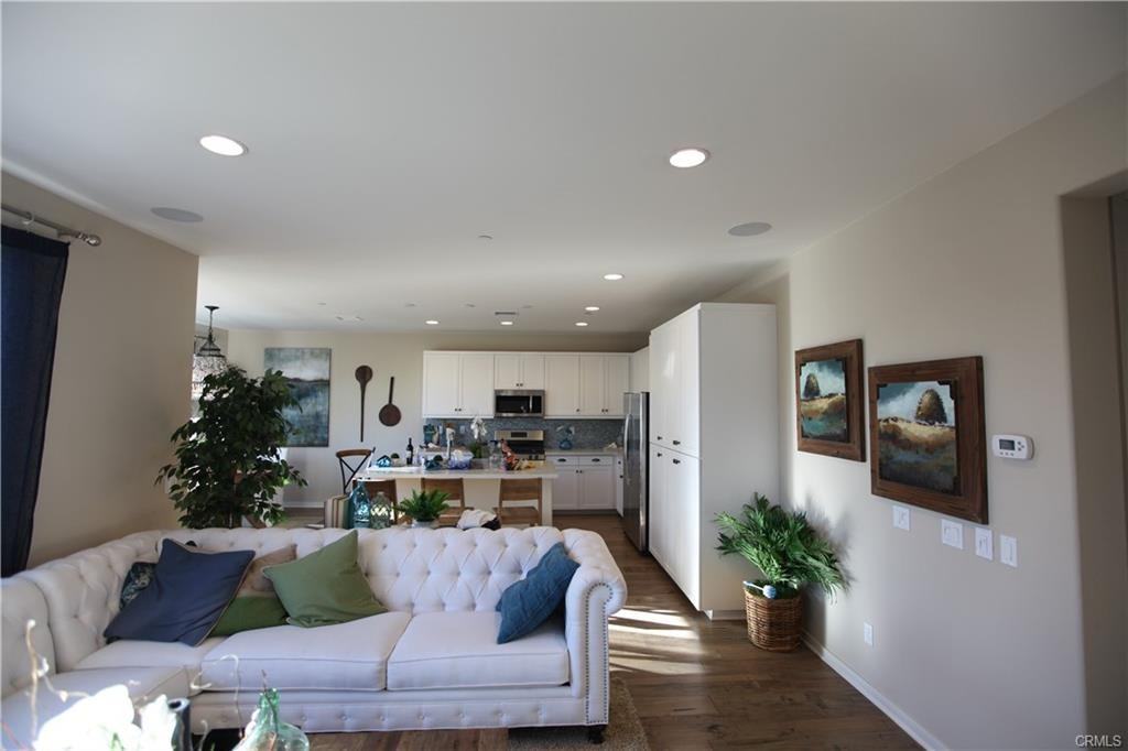 234 E Pomona Mall St - Photo 3 of 12