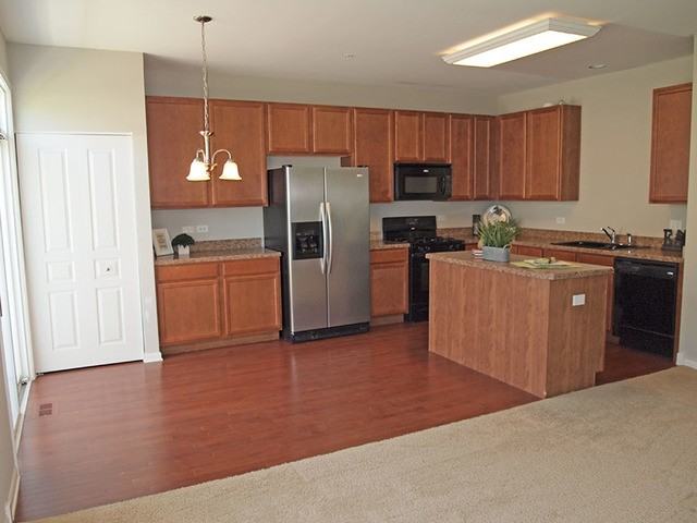 1213 Tuscany Dr - Photo 3 of 8