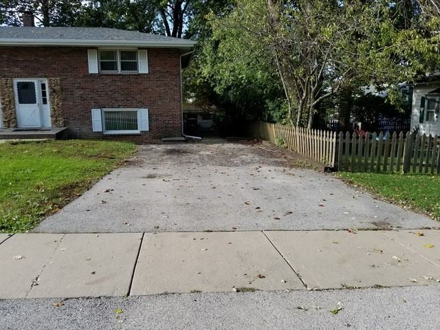 1823 S Washington St - Photo 2 of 11