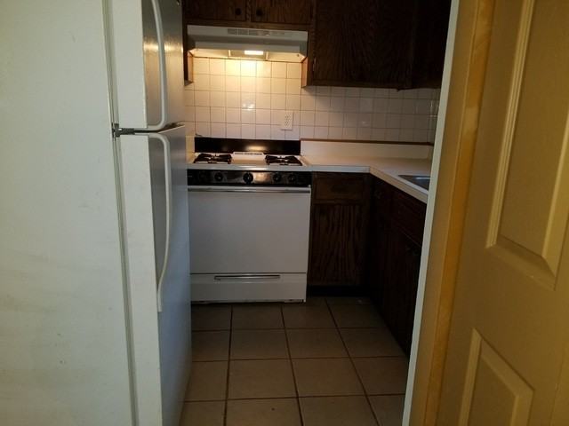 1823 S Washington St - Photo 3 of 11