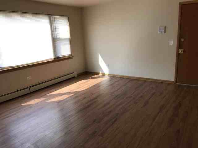 4926 Harold Ave #1B - Photo 3 of 7