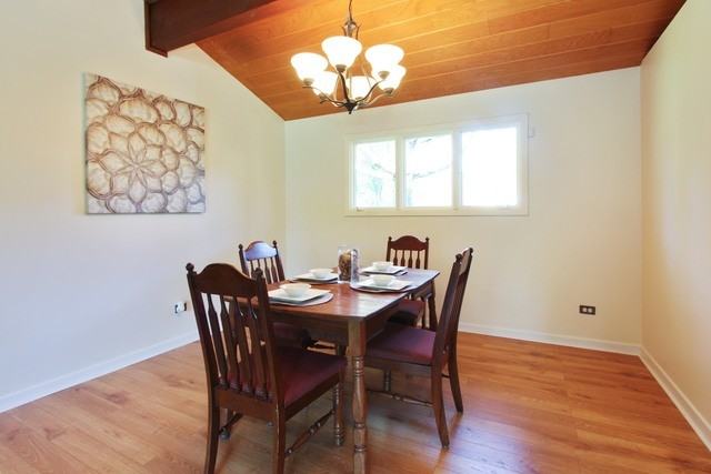 34 Londonderry Ln - Photo 3 of 15