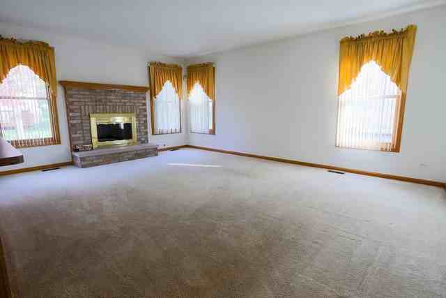 211 Biscayne St - Photo 3 of 17