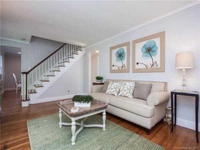 106 Griswold Rd - Photo 2 of 6