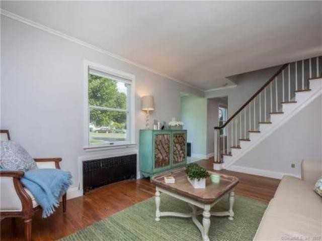 106 Griswold Rd - Photo 3 of 6