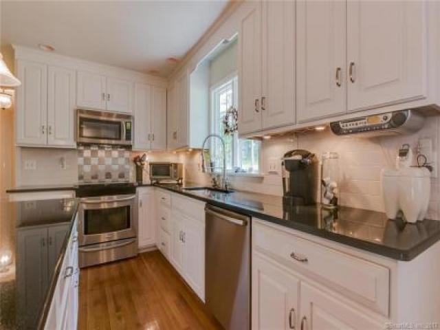 97 Benedict Rd - Photo 3 of 6