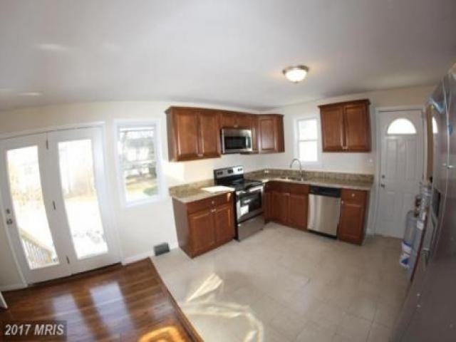 1175 Ramblewood Dr - Photo 3 of 6