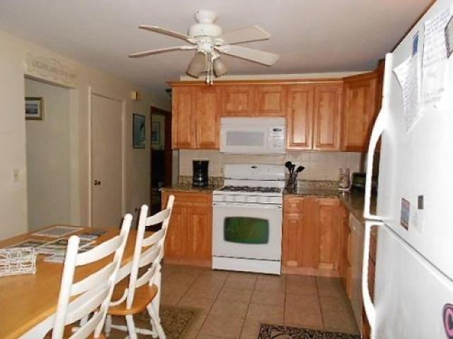 19 Half Moon Cir - Photo 3 of 6