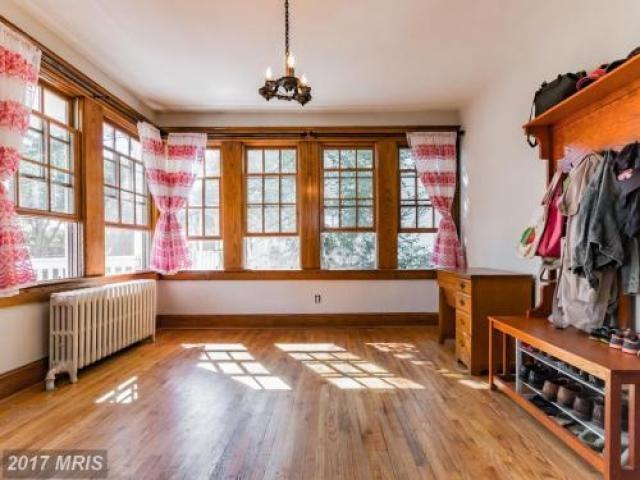 6304 47th Ave - Photo 3 of 6