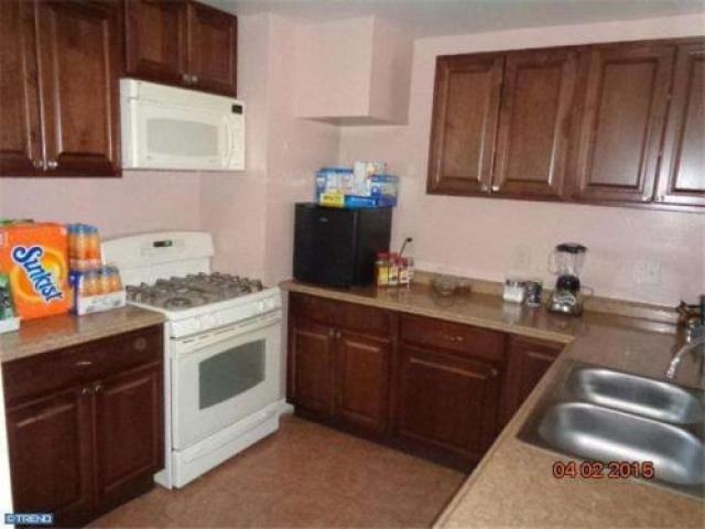710 E 5th St - Photo 2 of 6