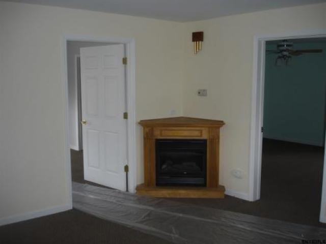 209 Kingsley Rd - Photo 3 of 6