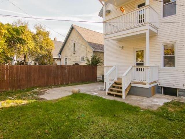 3868 W 19th St - Photo 3 of 6