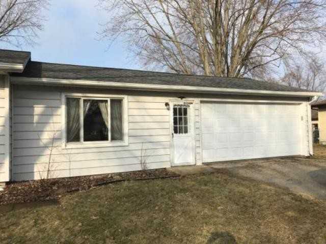 1909 Robin Dr - Photo 2 of 6