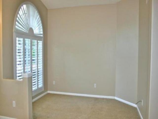 669 Charrice Pl - Photo 2 of 6