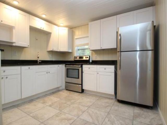 612 6th St NE - Photo 2 of 6