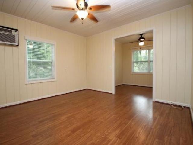 612 6th St NE - Photo 3 of 6