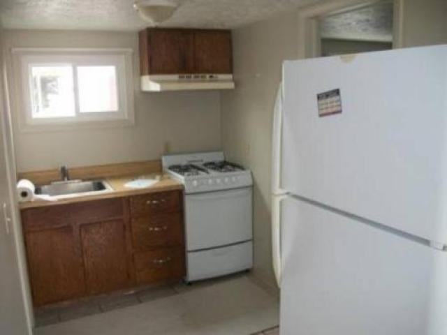 411 Bank St - Photo 2 of 5