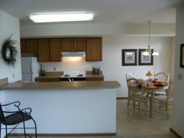 143 Meadowcreek Dr - Photo 3 of 6