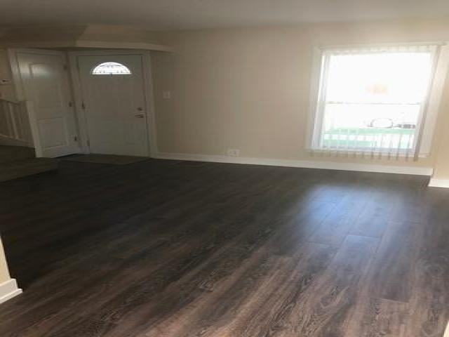 528 Geneva Ave - Photo 2 of 6