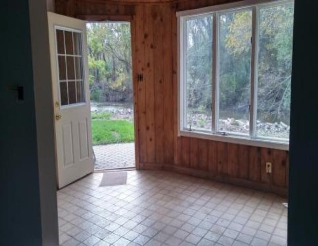 7509 Carleton Dr - Photo 3 of 5