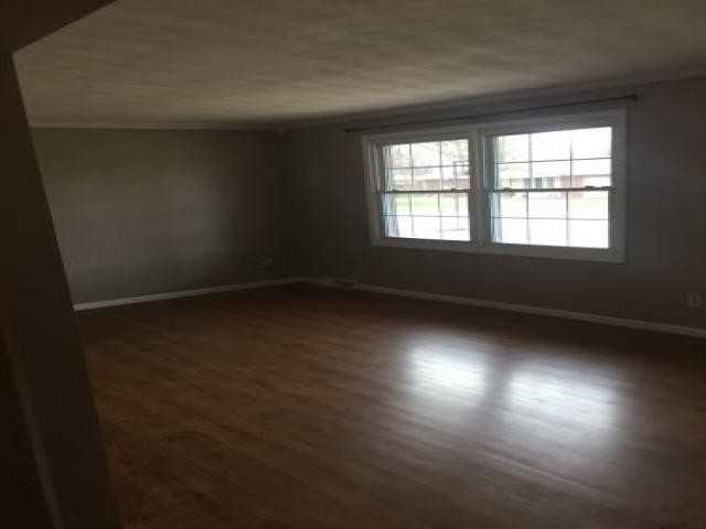 704 Sunset Ln - Photo 3 of 3