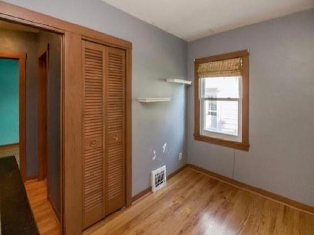 1820 33rd St - Photo 3 of 6